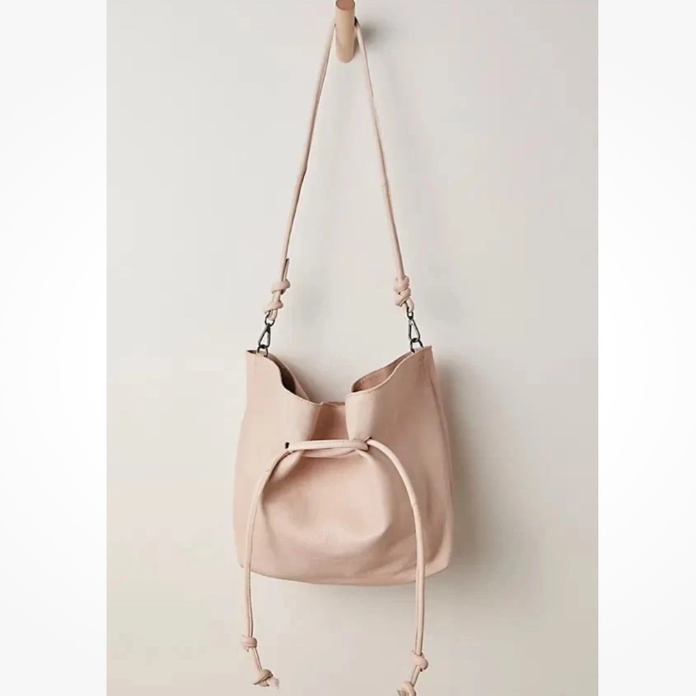 Free People Head Over Heels Leather Tote Bag in Abalone Shell NWT - Picture 1 of 11